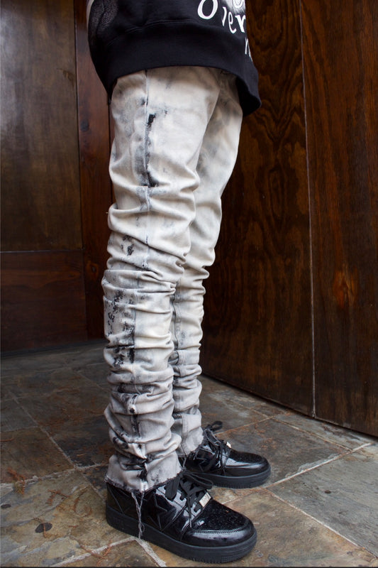 1 / 1 - Bleach Stacked Denim
